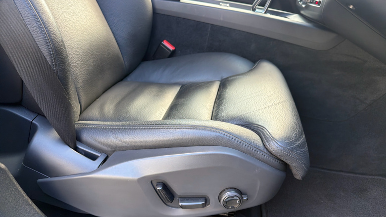 Volvo Xc60 2.0 B4P Plus Dark 5dr Geartronic Petrol Estate